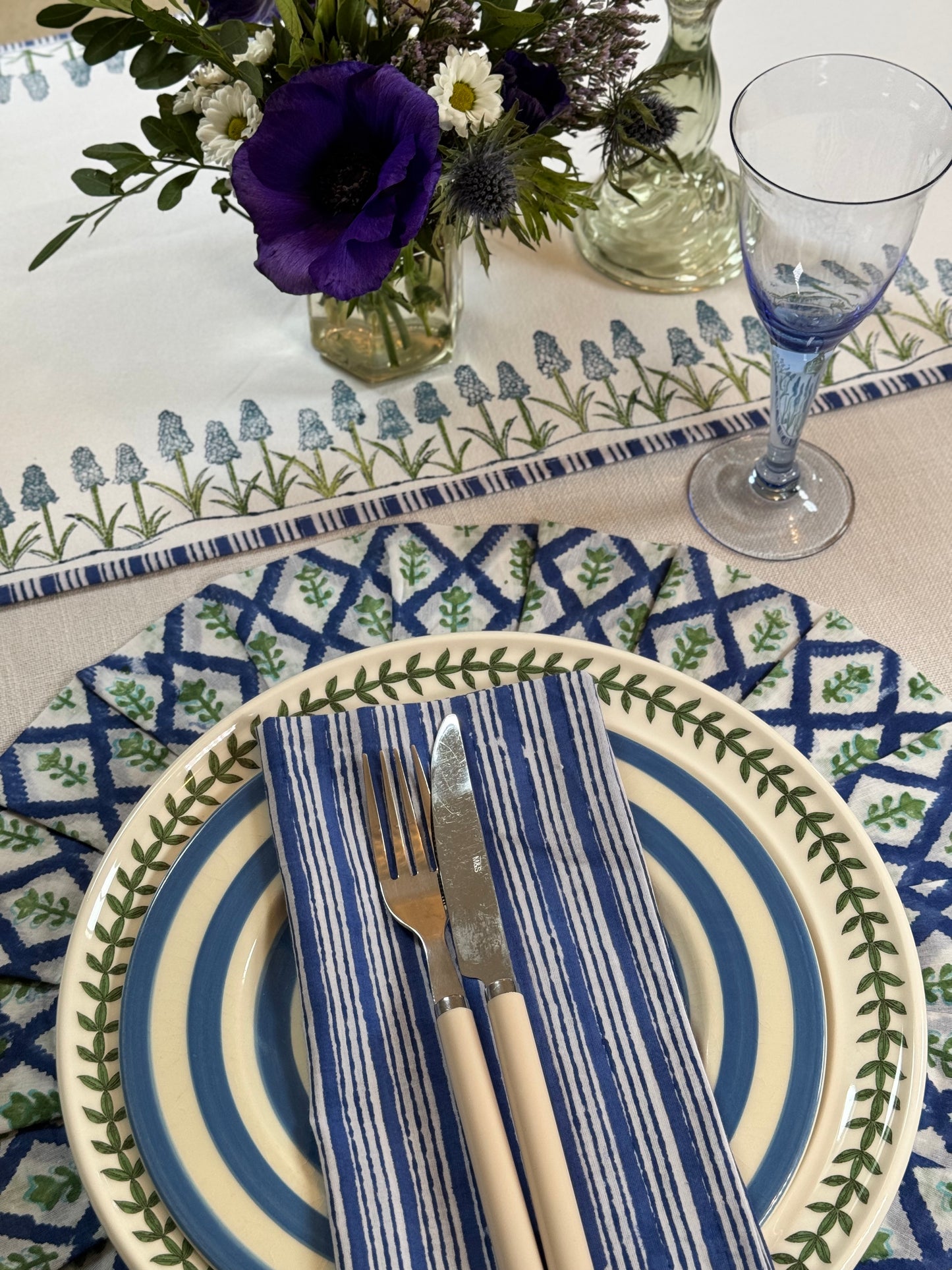 Round Blue Placemats with Frill - Set of 4