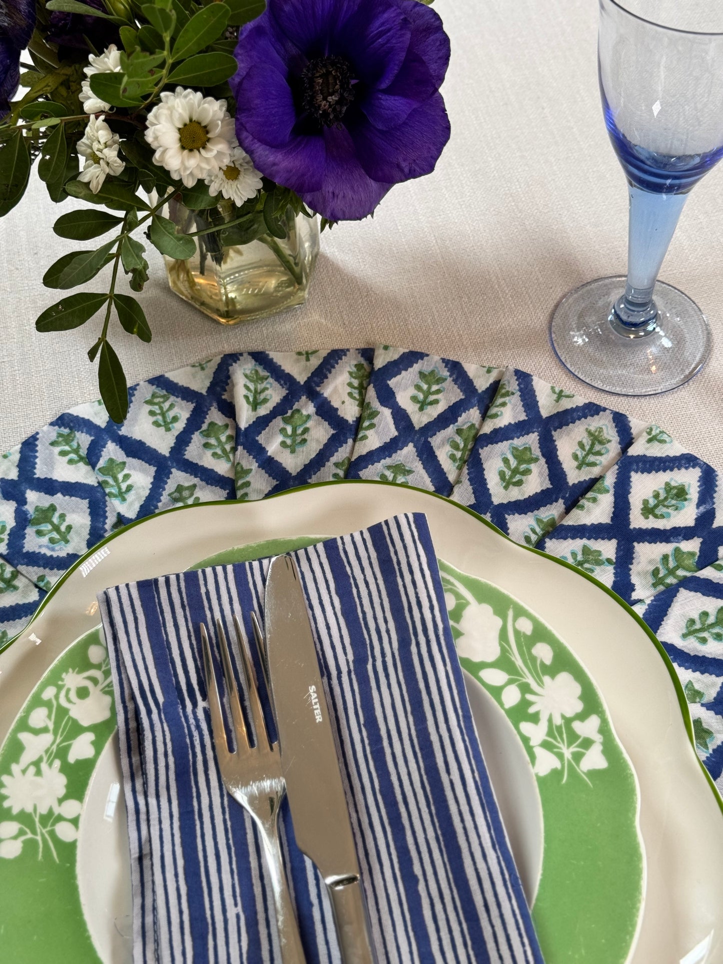 Round Blue Placemats with Frill - Set of 4